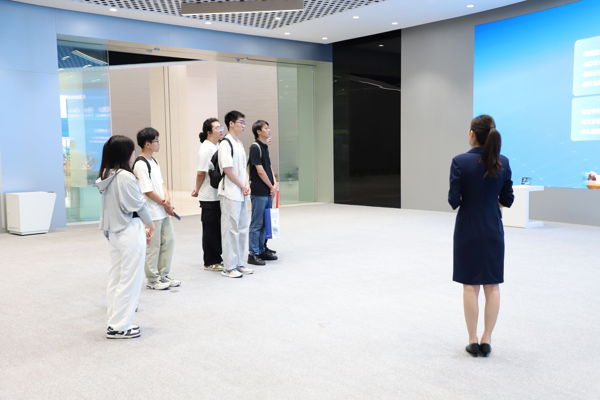 芯火相傳，浪潮之巔 微電子學(xué)院赴浪潮集團(tuán)開展“祖國(guó)需要 天大志愿”就業(yè)行專項(xiàng)實(shí)踐活動(dòng)